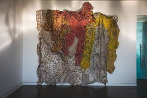 [El Anatsui][0], _Rehearsal_ (2015). Aluminium and copper wire. 405 x 465 cm. Courtesy © The Donum Collection and the artist. Photo: Robert Berg.


[0]: https://ocula.com/artists/el-anatsui/